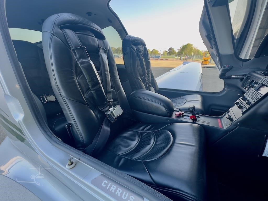 2007 Cirrus SR22 G3 11