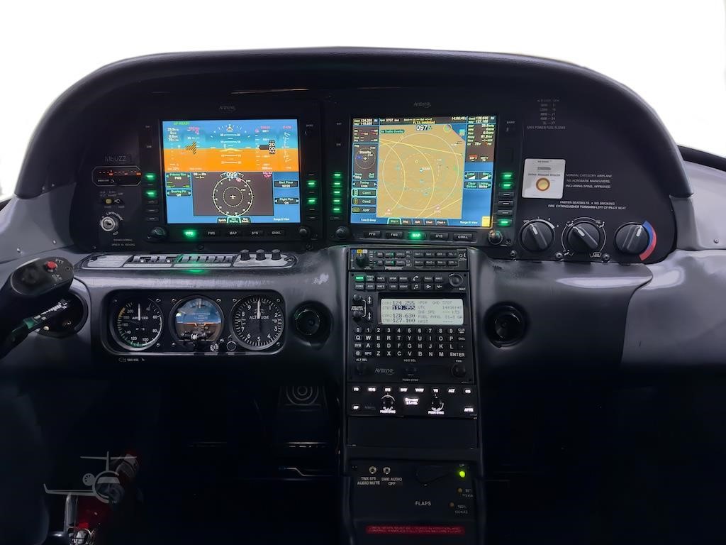 2007 Cirrus SR22 G3 8